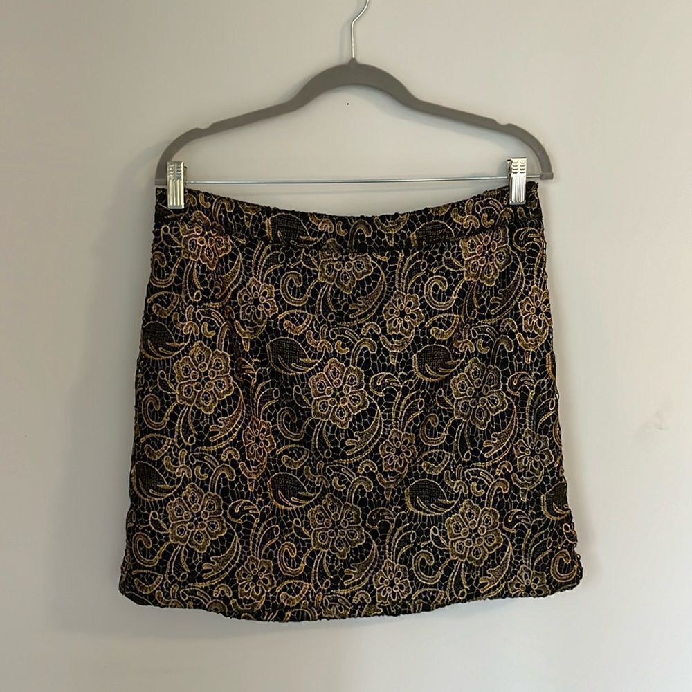Banana Republic black and gold lace mini skirt